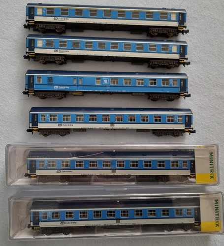 Minitrix 15935 und 15989